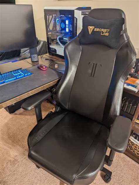 secretlab titan 2020 leather.